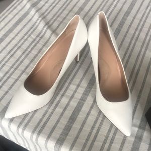 Banana republic off-white heels size 10